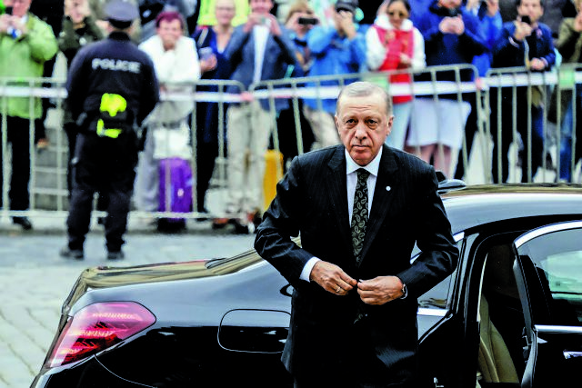 Εκμεταλλεύεται τις ευκαιρίες που δημιουργούνται