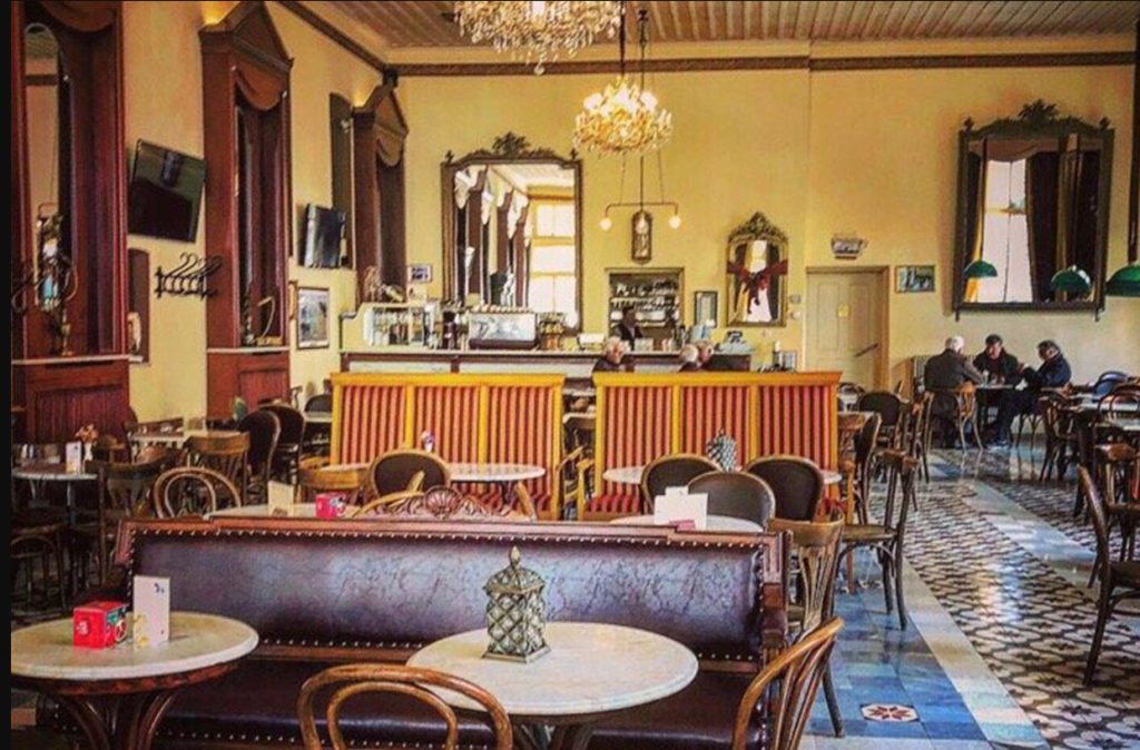 Ραντεβού με την Ιστορία στα τραπεζάκια του Μεγάλου Καφενείου