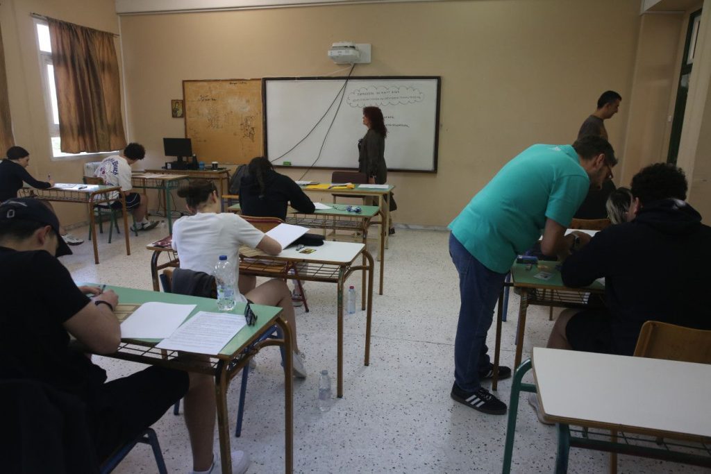 Πανελλαδικές 2025: Πότε θα ανακοινωθούν βαθμολογίες και βάσεις