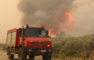 Φωτιά σε αγροτοδασική έκταση κοντά στο Ασπροχώρι Ωρωπού – Σηκώθηκαν εναέρια μέσα