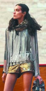 Glam rock από τη Louis Vuitton και όμορφες παραλίες