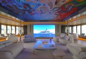 Μύκονος: Αυτό είναι το superyacht που νοικιάζεται με 1 εκατ. ευρώ την εβδομάδα