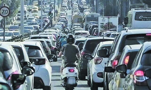 Μπλόκα για οχήματα που κυκλοφορούν παράνομα – Θα ψάχνουν και στα πάρκινγκ