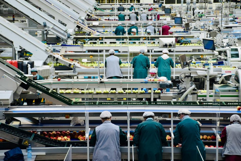 ΙΝΕ-ΓΣΕΕ: Επιπλέον ώρες και επιβάρυνση της υγείας – Τι αναφέρει η έκθεση για την ποιότητα εργασίας