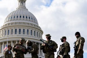 Λος Άντζελες: Πώς μπορεί ο Τραμπ να χρησιμοποιήσει τον εθνικό στρατό σε αμερικανικό έδαφος;