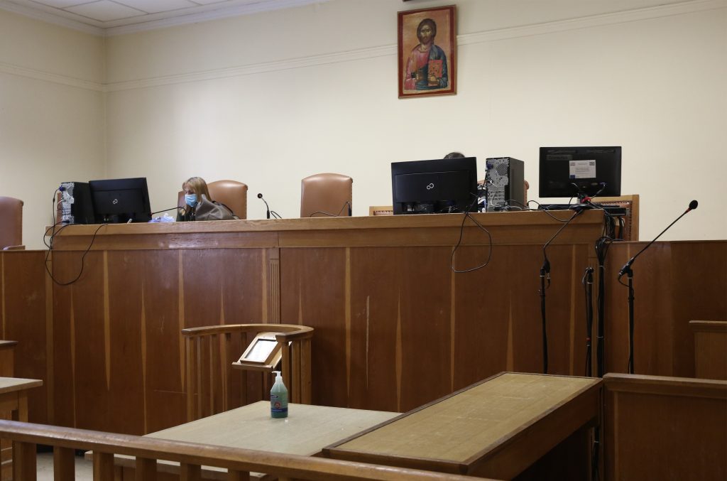 Κάθειρξη 6 ετών σε 58χρονο που μαχαίρωσε τη σύζυγό του μπροστά στην ανήλικη κόρη τους στον Βόλο