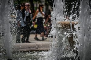 Καιρός: Θερμή εισβολή με 36αρια – Αναλυτική πρόγνωση