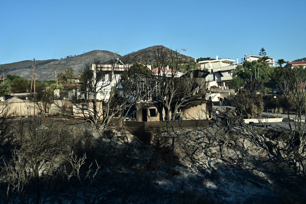 Χωρίς ενεργό μέτωπο η πυρκαγιά στην Παλαιά Φώκαια – Σε επιφυλακή για πιθανές αναζωπυρώσεις
