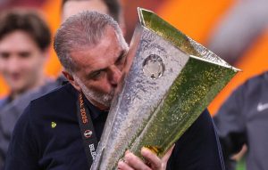 «Τελειώνει από την Τότεναμ ο Ποστέκογλου»
