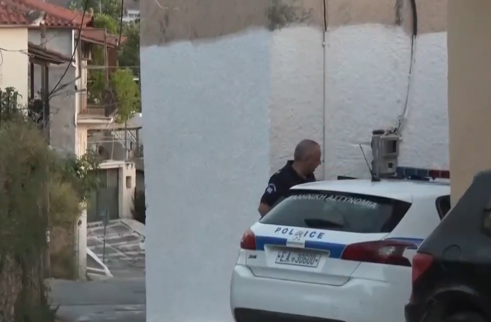Στον εισαγγελέα ο 61χρονος που σκότωσε τους γονείς του με ψαλίδι – «Τους έβριζε κάθε μέρα»