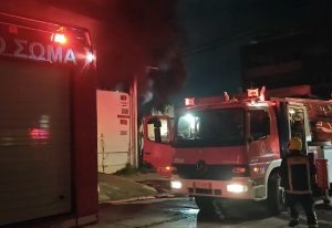 Πυρκαγιά σε χώρο επιχείρησης στον Κολωνό