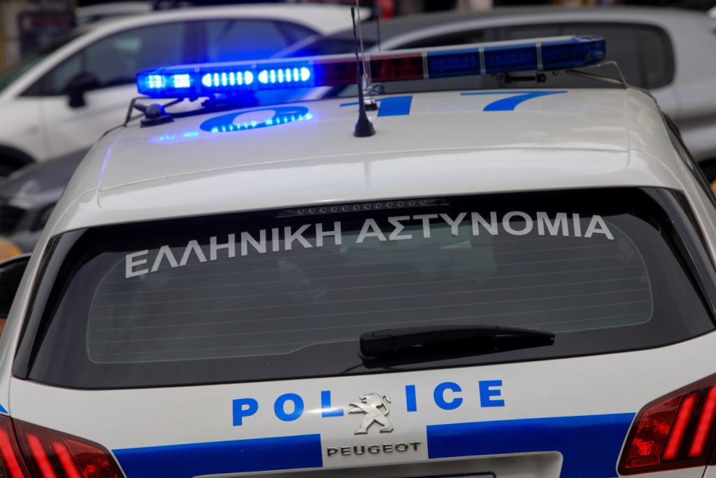Γνωστή ηθοποιός επιτέθηκε σε κατάσταση αμόκ με κατσαβίδι σε ζευγάρι γειτόνων της στο Βύρωνα